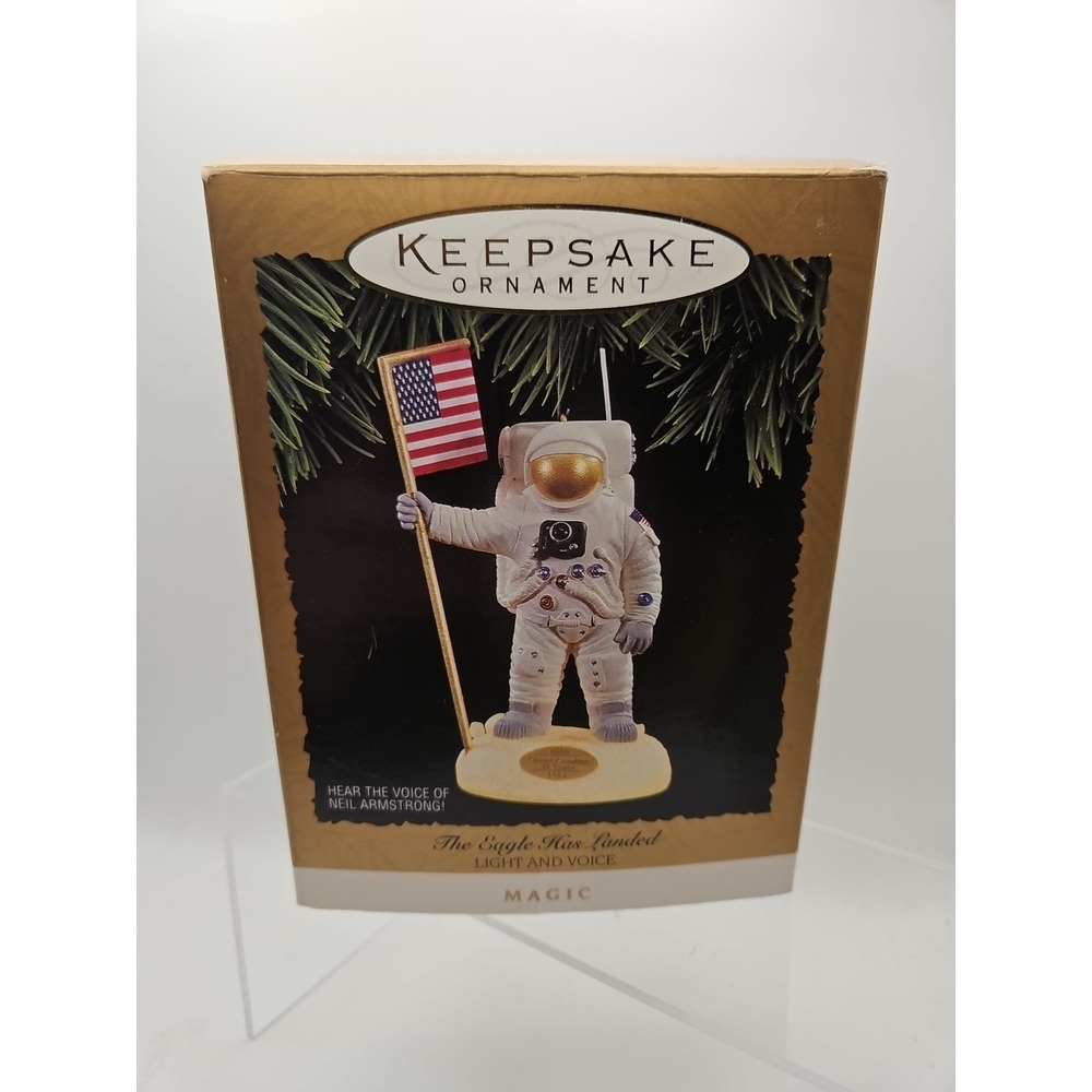 Hallmark "The Eagle‎ Has Landed" Neil Armstrong Ornament (QLX7486) (498)